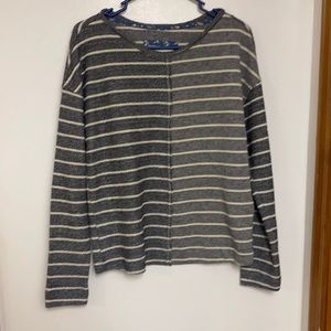 NWT Anthropologie Sweater.  Color Grey  and White.   Size.   S